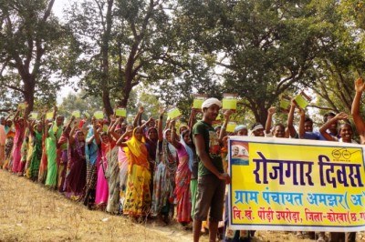 रायपुर : मनरेगा से पिछले तीन सालों में 43.67 करोड़ मानव दिवस का रोजगार,