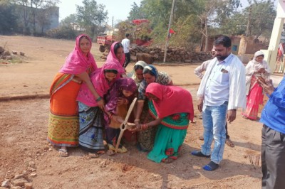 विकासखंड खैरागढ़ के ग्राम बलदेवपुर में भूमिपूजन कार्य संपन्न