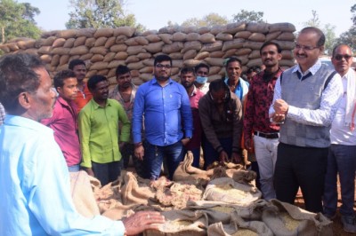 जिले में अब तक के धान खरीदी वर्षों में किसानों ने इस वर्ष किया सर्वाधिक धान का विक्रय