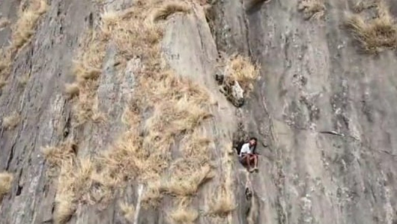केरल में- युवक पहाड़ी पर बीच में 2 दिन फंसा रहा,ट्रैकिंग के दौरान फिसला था पैर