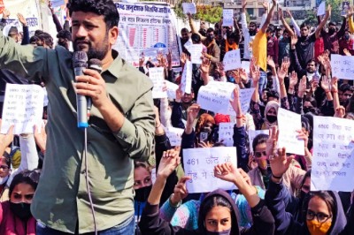 REET समेत कई पेपर को लेकर विधानसभा घेरने पहुंचे बेरोजगार