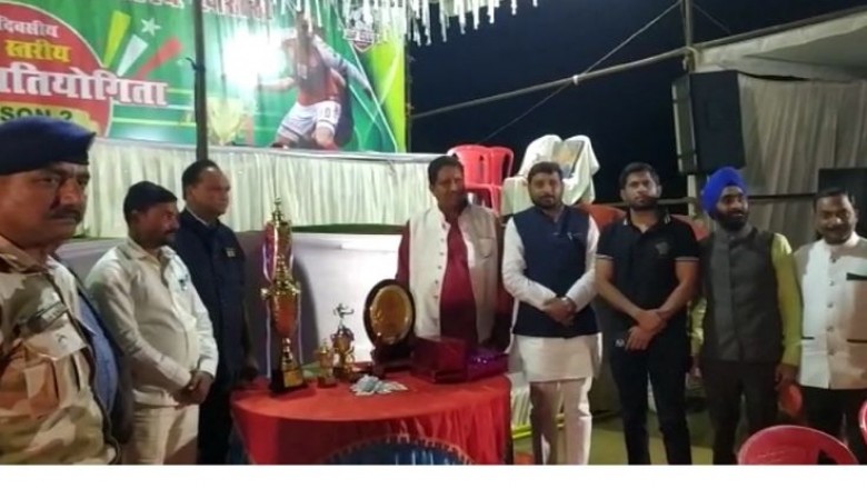 खरोरा मे हुआ भव्य फुटबॉल प्रतियोगिता का समापन