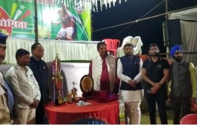 खरोरा मे हुआ भव्य फुटबॉल प्रतियोगिता का समापन
