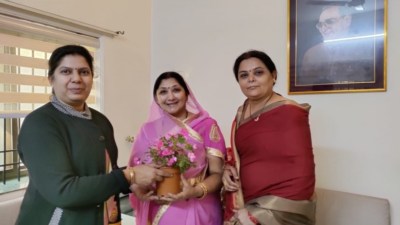 प्राचार्य डॉ श्रीमती हंसा शुक्ला को नव नियुक्त स्वच्छ्ता ब्रांड एम्बेसडर बनाए जाने पर बधाई एव शुभकामनाएं दी: