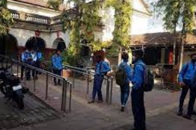 10वीं और 12वीं की बोर्ड परीक्षाओं की तैयारी स्कूल में शुरू हो चुकी है