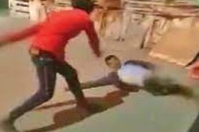 रायपुर के कबीर नगर इलाके में एक युवक को बेरहमी से पीटा