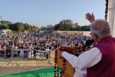 UP चुनाव के तीसरे चरण के रण में CM भूपेश