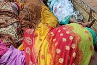 छत्तीसगढ़ की राजधानी रायपुर में बुधवार सुबह सड़क हादसे में 5 महिलाओं की मौत