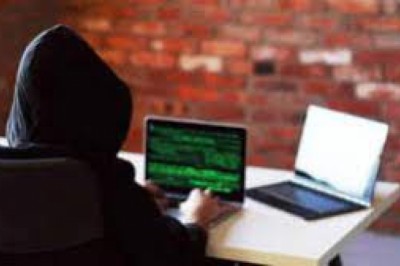 ऑनलाइन ठगी की घटनाएं भी रिकार्ड तोड़ रही हैं