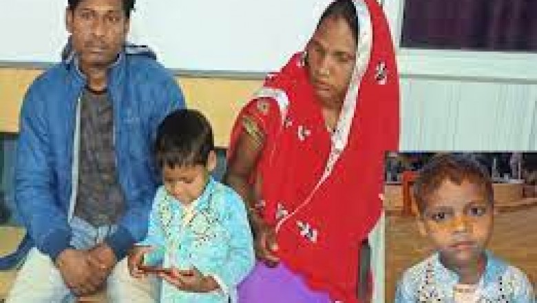 जबलपुर के रांझी थानांतर्गत दानव बाबा क्षेत्र में बच्चे को थाने में देख खुश हुई मां