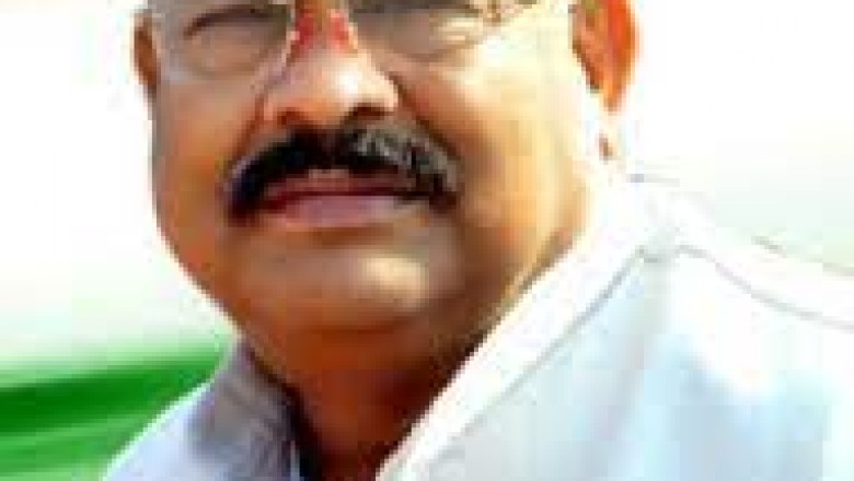 कांग्रेस विधायक दलेश्वर साहू ने अपनी ही पत्नी को मुख्यमंत्री स्वेच्छानुदान राशि दिलवा डाली