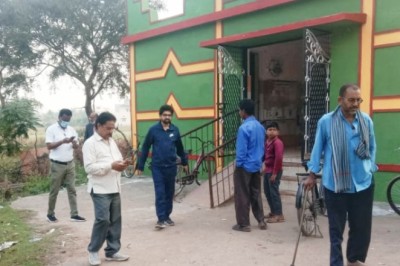 सुबह 7 बजे आयुक्त ने किया दो सामुदायिक शौचालय का निरीक्षण