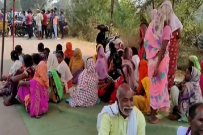 कांकेर जिले के अंतागढ़ को जिला बनाने की मांग को लेकर  ग्रामीणों का हंगामा