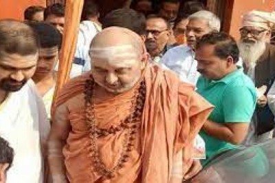मैसूर के पीठाधिपति शंकर भारती दुर्ग पहुंचे, हनुमान मंदिर को तोड़े जाने के मुद्दे पर विरोध