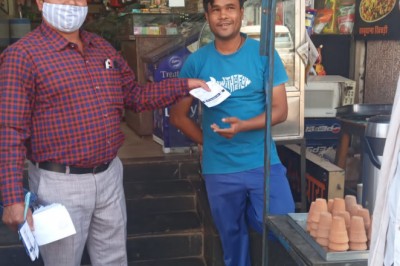 दुकान के बाहर समान सजाकर रखने वालो पर निगम का चालानी कार्रवाही