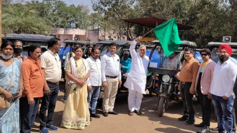 कचरा कलेक्शन के लिए 40 नई ई-रिक्शा, विधायक एवं महापौर ने हरी झंडी दिखाकर किया रवाना: