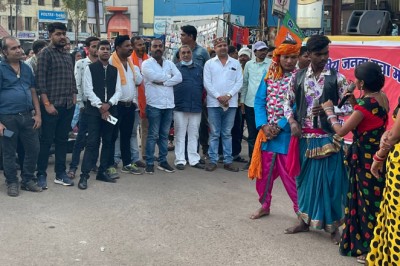 भारतीय जनता युवा मोर्चा द्वारा छत्तीसगढ़ के मुख्यमंत्री के झूठे वादे को नुक्कड़ नाटक के जरिए बताया गया