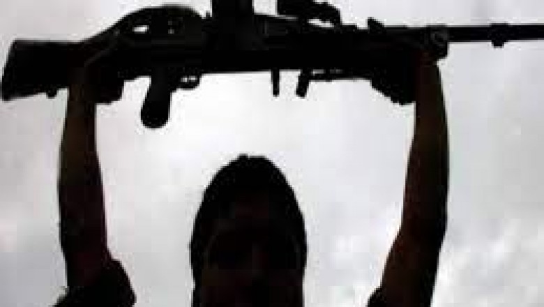 बलरामपुर जिले में कुख्यात नक्सली विमल यादव ने सरेंडर कर दिया