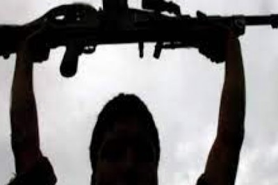 बलरामपुर जिले में कुख्यात नक्सली विमल यादव ने सरेंडर कर दिया