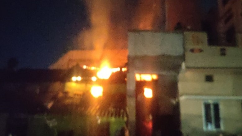 छत्तीसगढ़ के जगदलपुर के महादेवघाट के एक मकान में देर रात आग लगने से मकान जलकर खाक