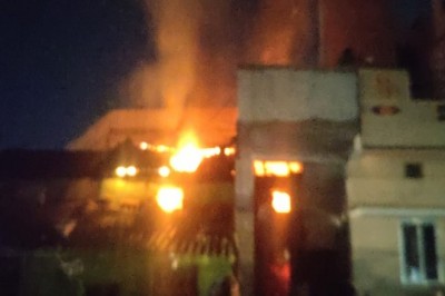 छत्तीसगढ़ के जगदलपुर के महादेवघाट के एक मकान में देर रात आग लगने से मकान जलकर खाक