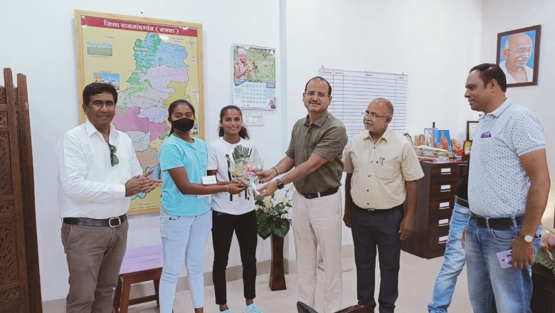 कलेक्टर ने खिलाडिय़ों को जुनियर महिला हॉकी इंडिया की कोर ग्रुप  33 में चयनित होने पर दी बधाई