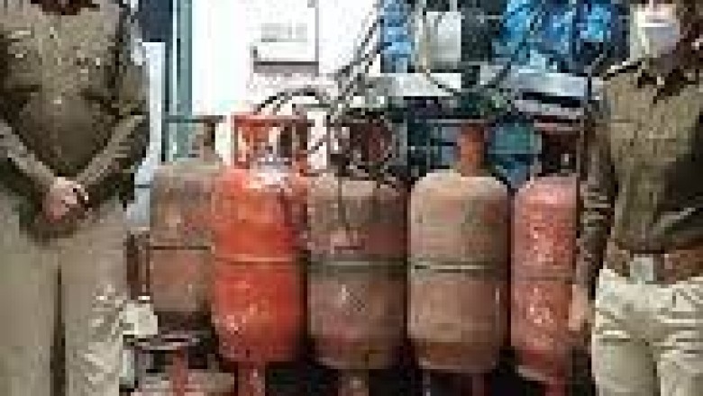 घरेलू सिलेंडर से ऑटो सहित दूसरे वाहनों में रिफलिंग का धंधा