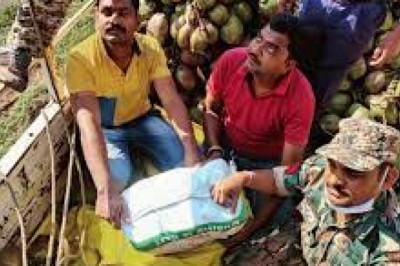 नारियल के बीच छिपा रखा था दो करोड़ का गांजा,