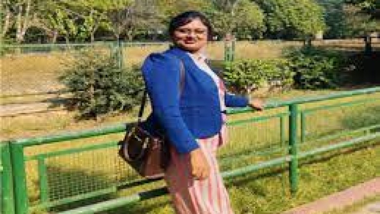 महिला ड्रग इंस्पेक्टर को घूस लेते ACB ने रंगेहाथों किया गिरफ्तार
