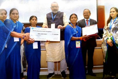 कलेक्टर ने आस्था संकुल संगठन को आत्मनिर्भर संगठन  पुरस्कार मिलने पर दी बधाई एवं शुभकामनाएं
