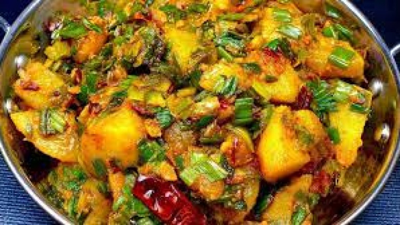 हरे प्याज-आलू की सब्जी लगती है जबरदस्त