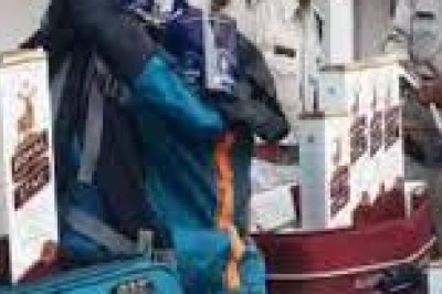 जबलपुर - GRP ने दो अंतरराज्यीय तस्करों को दबोचते हुए 142 अंग्रेजी शराब जब्त