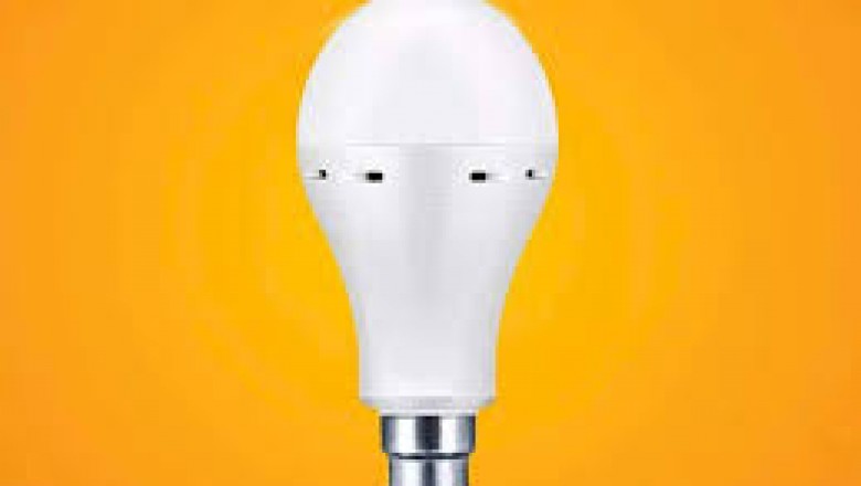 LED बल्ब में भीषण विस्फोट: बाप-बेटी गंभीर रूप से घायल.