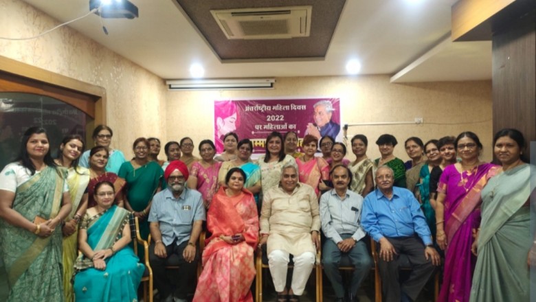 अंतरराष्ट्रीय महिला दिवस पर विधायक ने कन्या महाविधालय के 21 प्राध्यापकों का शॉल,प्रशस्ति पत्र देकर सम्मान किया:
