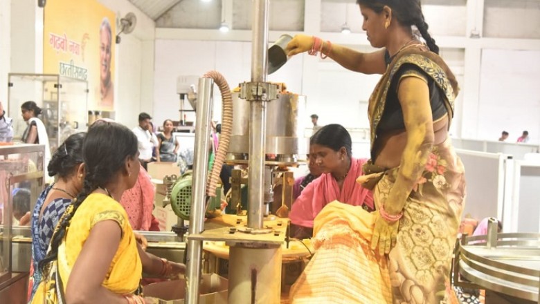 स्व-सहायता समूहों का उत्पाद पुरी से काशी और इंडोनेशिया से इटली तक ,