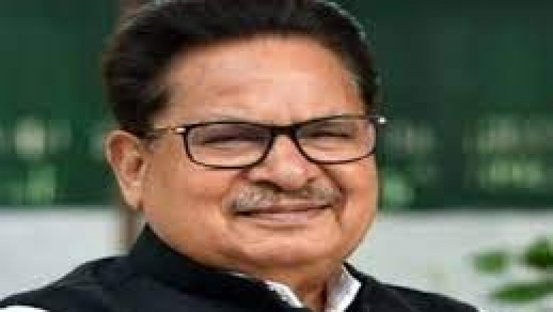पुनिया पहुंचे रायपुर,कश्मीर फाइल्स पर कहा- भाजपा का काम भटकाना