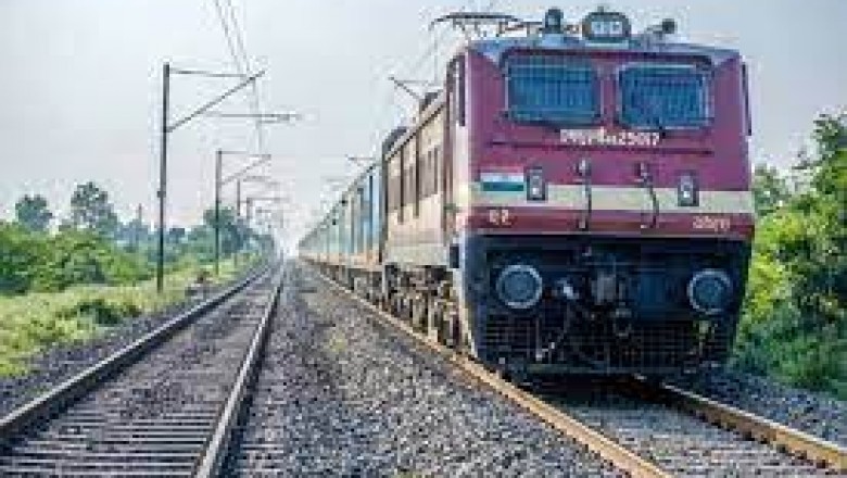 दुर्ग से रायपुर होते हुए गया सेे पटना जाने वाली होली स्पेशल ट्रेन में उमड़ी भीड़ ,