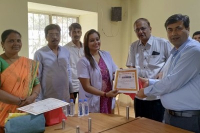 एएनएम और मितानिनों को महापौर ने किया सम्मानित: