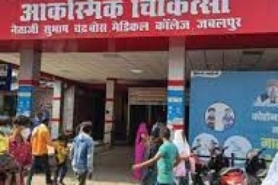 जबलपुर में एम्बुलेंस संचालकों की दादागिरी,
