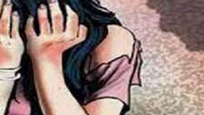 खुद को कुंवारा बताकर करता रहा दुष्कर्म ,