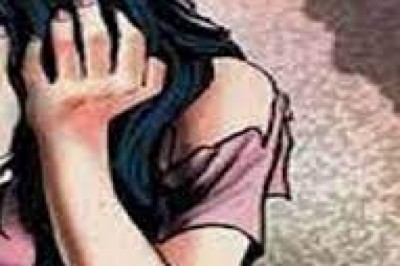 खुद को कुंवारा बताकर करता रहा दुष्कर्म ,