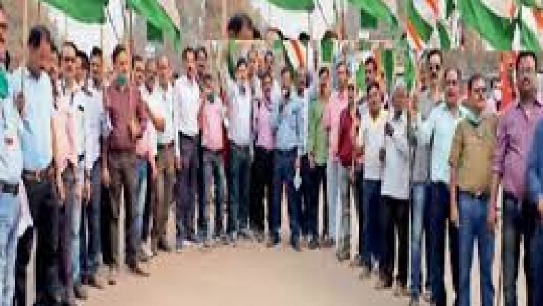 बीएसपी कर्मीयों का बोरिया गेट पर आन्दोलन