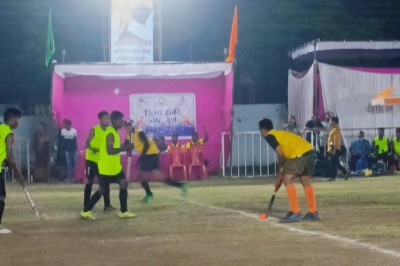 प्रतियोगिता: विधायक एवं महापौर ने शहर में पहला अखिल भारतीय महापौर हॉकी ट्रॉफी का शुभारंभ किया