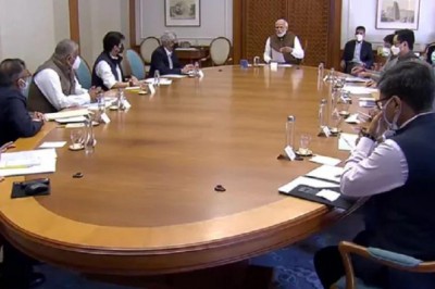 फ्री बांटने वाली स्कीमों पर पीएम मोदी से बोले अफसर