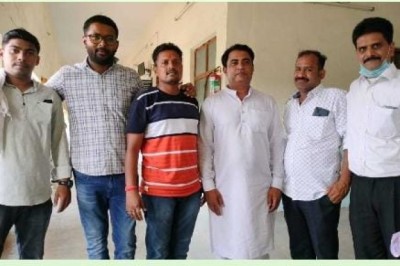 झीरमकांड के प्रदर्शनकारी अय्यूब खान समेत कांग्रेसी  हुए दोषमुक्त : भाजपा कार्यालय में तोड़फोड़ का लगा था आरोप, कांग्रेसियों ने न्यायालयीन फैसले का किया स्वागत