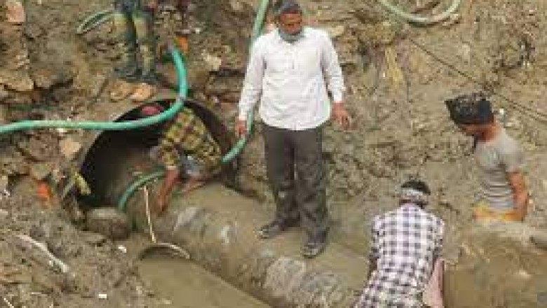 पाइप लाइन में लीकेज है, लेकिन कहां है 8 से 10 दिन में भी नहीं ढूंढ पा रहा निगम का अमला रायपुर7 घंटे पहले