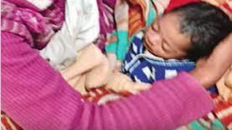 12 दिन के नवजात की हत्या:मां के पास सो रहा था