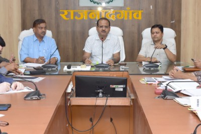 जनसामान्य की समस्याओं का निराकरण सर्वोच्च प्राथमिकता से करें - कलेक्टर