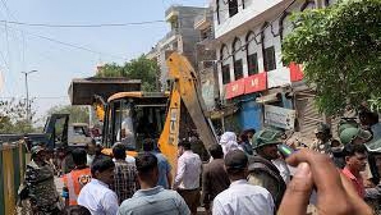 सुप्रीम कोर्ट के ऑर्डर के 2 घंटे बाद पूरी तरह रोकी गई अवैध निर्माण ढहाने की कार्रवाई, सुनवाई कल होगी