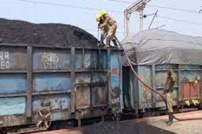 कोयले से भरी मालगाड़ी के डिब्बे में लगी आग : भड़की आग तो दूर-दूर तक दिखीं लपटें